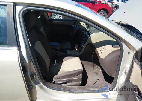 2010 Chevrolet Malibu Ls z USA, uszkodzony, nr VIN 1G1ZB5EB0AF129825